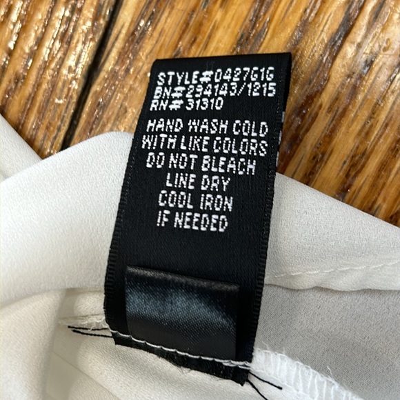 AGB white dressy button front blouse.  Size XL. Open lattice detail at neckline - Picture 4 of 12